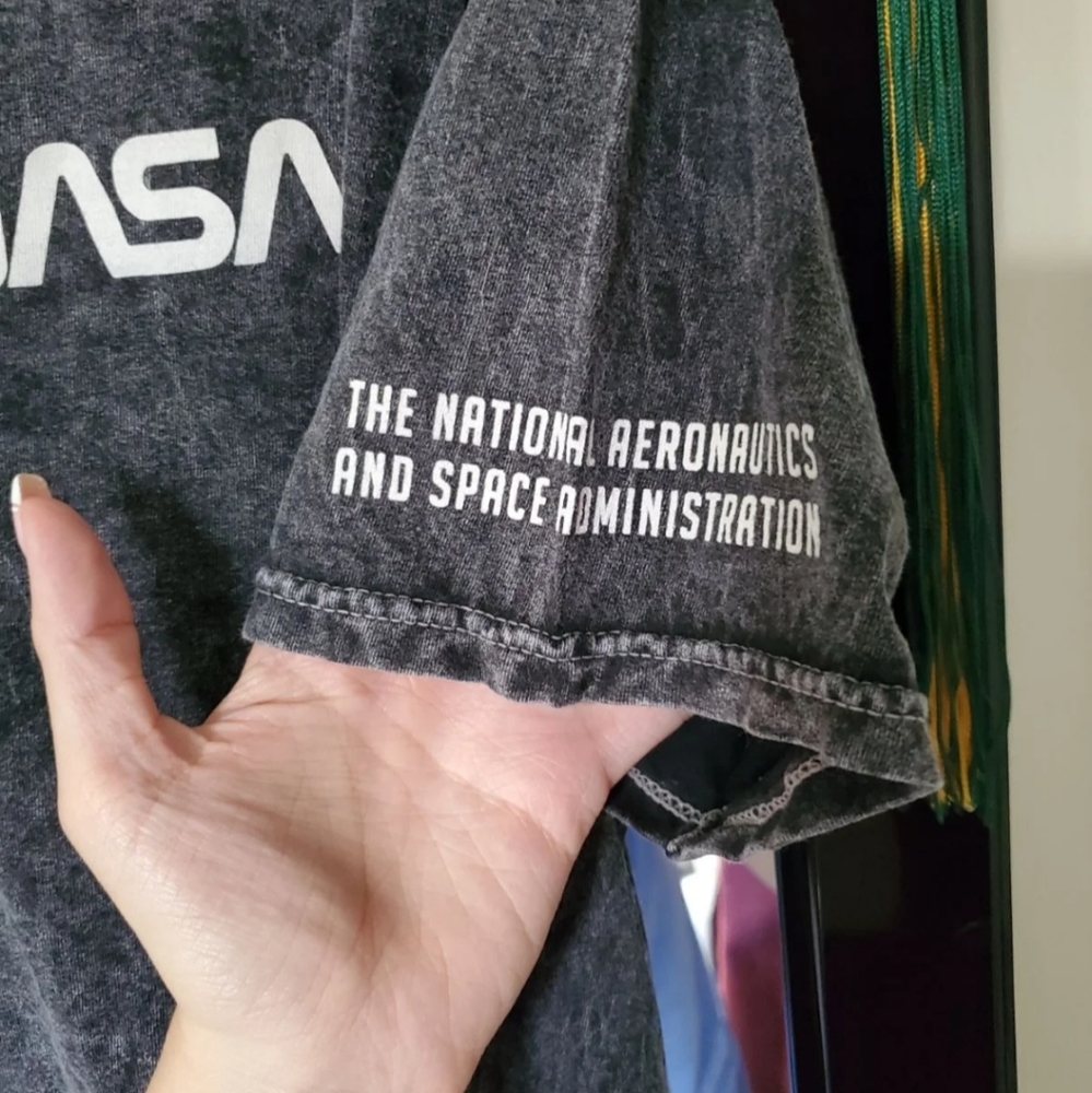 NASA Shirt - Picture 2 of 3
